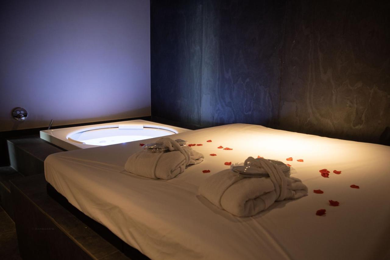 Petit-roannay Hotel 3*